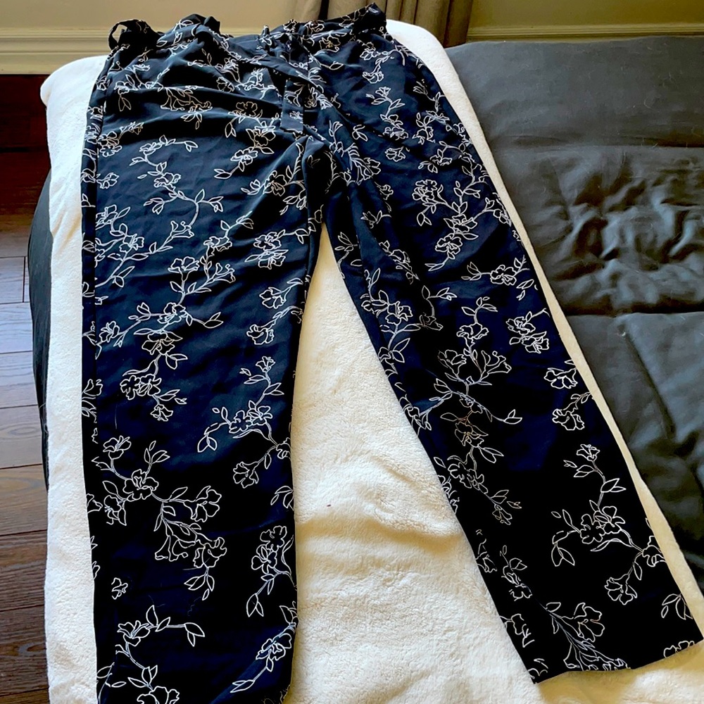 Chic pants